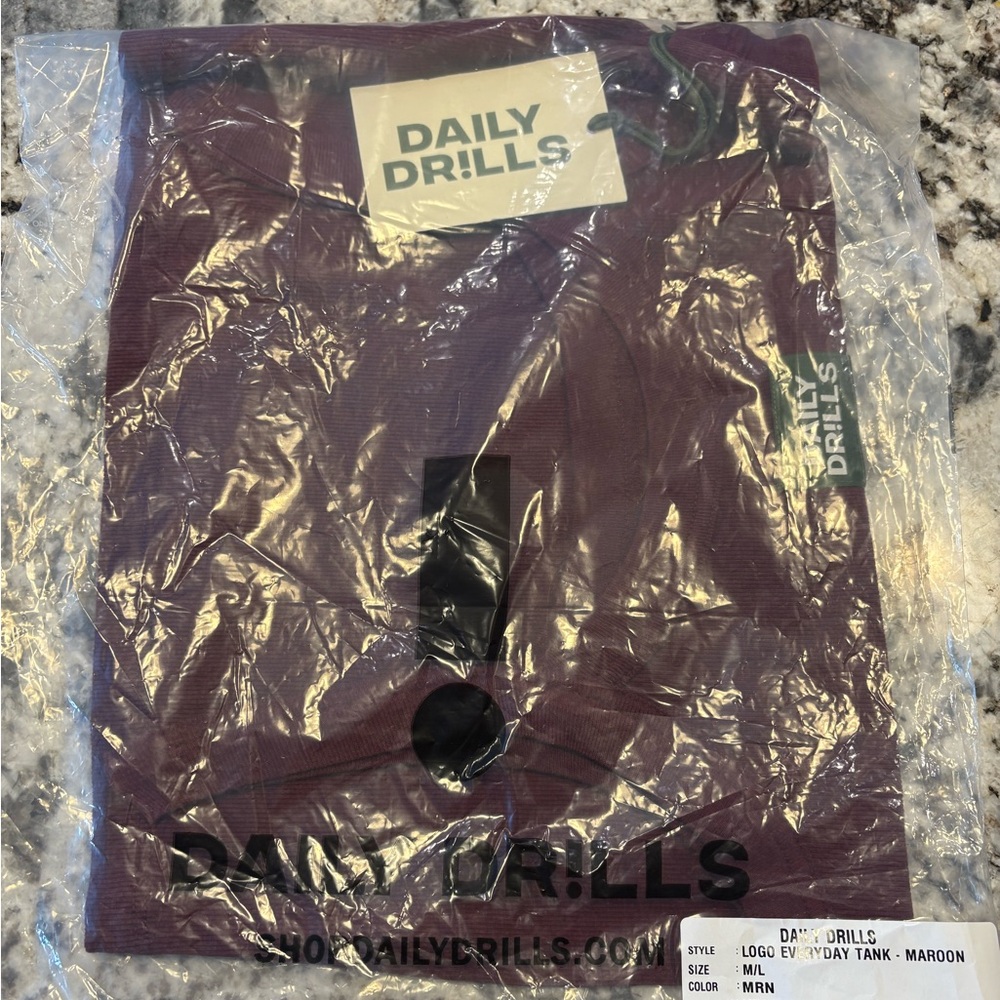 Daily Drills logo everyday tank NWT